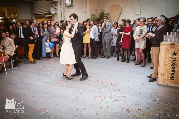 Fotografía de boda: Julia y Simón · HUB Atocha, Madrid · foto 26 de 28 · Dos Gatos, fotógrafos en Madrid